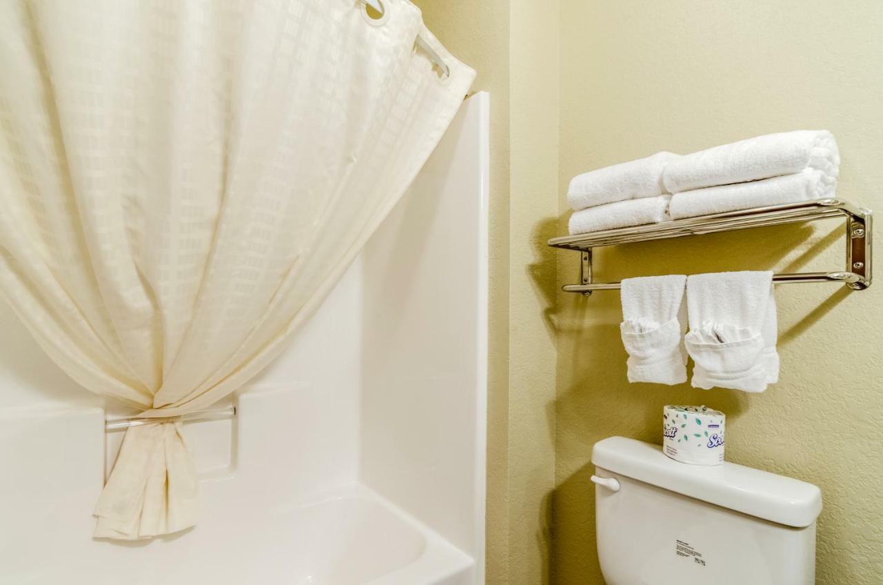 Cobblestone Inn & Suites-Kersey Zewnętrze zdjęcie